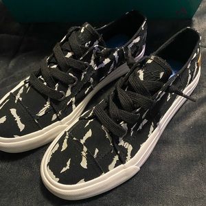Blowfish Malibu Women’s Halloween Bats Sneakers SlipOn Shoe NWT